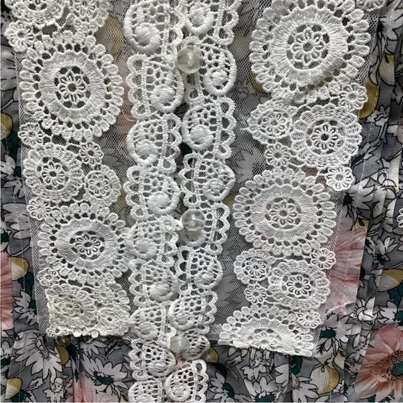 POL Floral Lace Top NWOT - Picture 4 of 4